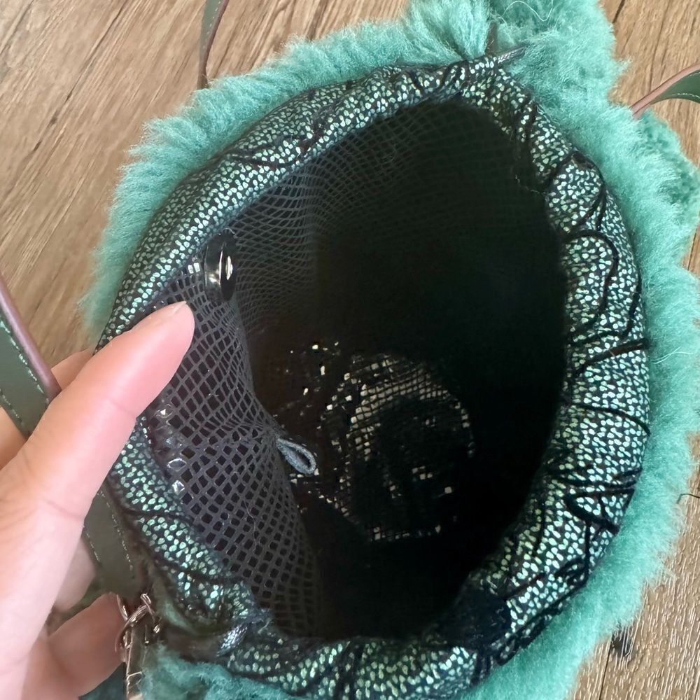 Chic Design Handmade Genuine Shearling Drawstring Bucket Bag & Multi Style Use - Picture 15 of 15